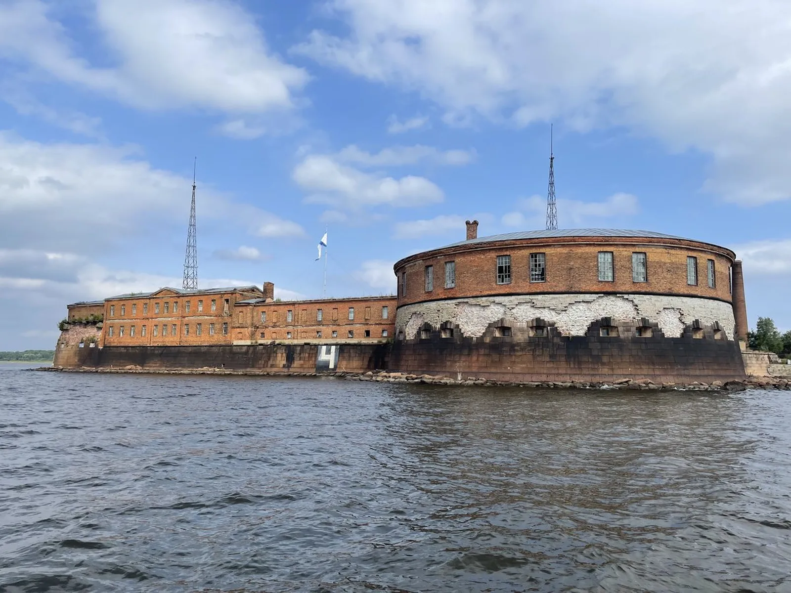 Кронштадт. Морской собор + теплоходная прогулка вокруг фортов + музей макет "Фортов Кронштадта" — фото 3