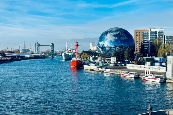 Обзорная экскурсия «В поисках хомлинов» .